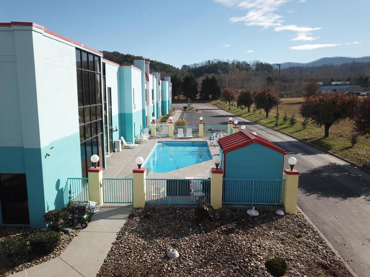 Econo Lodge Newport Exterior photo