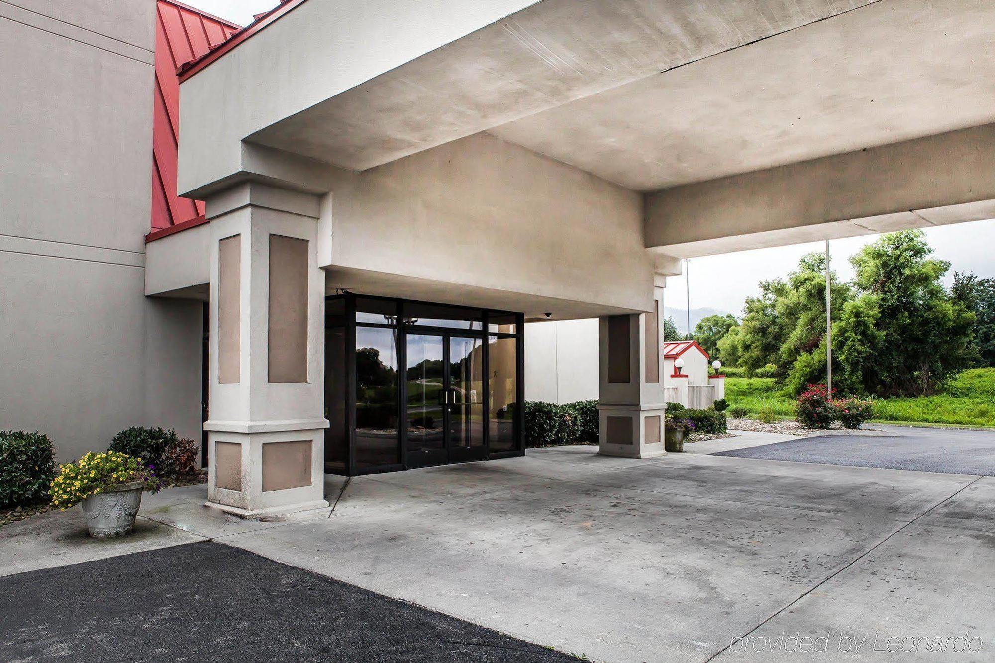 Econo Lodge Newport Exterior photo