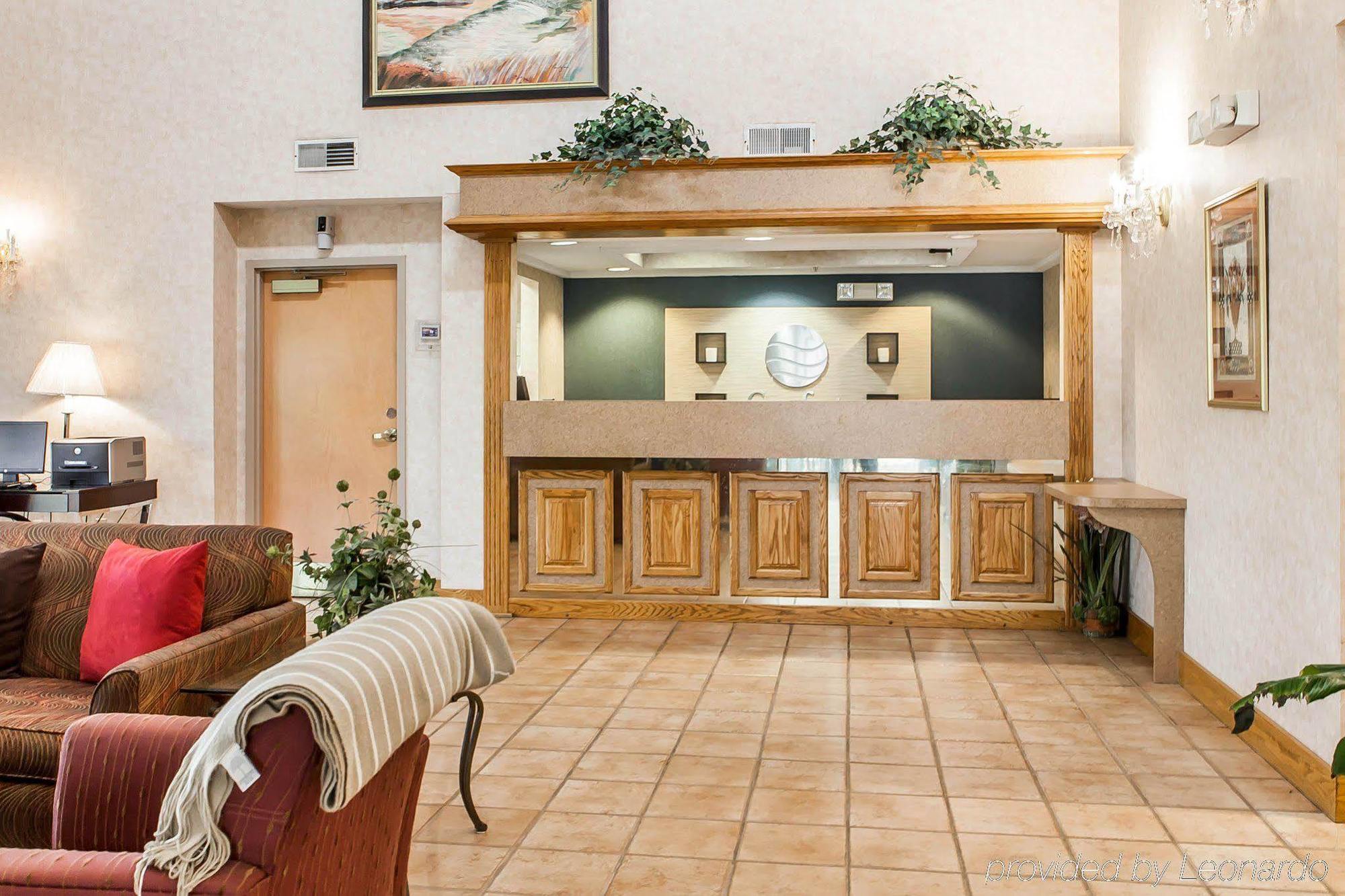 Econo Lodge Newport Exterior photo